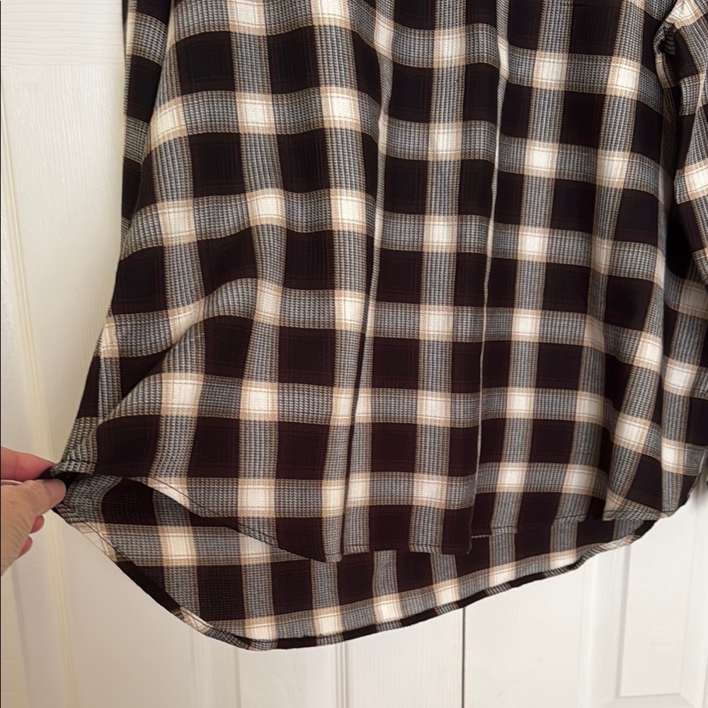 CJ Banks Black and White Boxy Long Sleeve Blouse - Picture 4 of 7